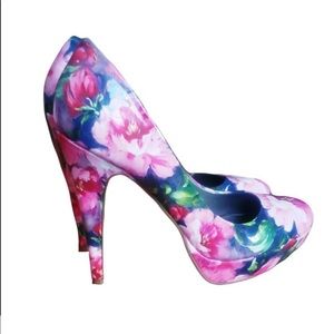 Floral Blossom GUESS Pumps